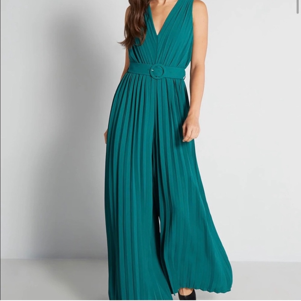 ModCloth Plunge Neck Pleated Belted Jumpsuit Teal Green Size 10